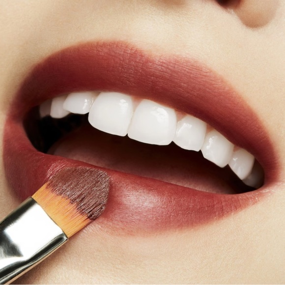 MAC Cosmetics Powder Kiss Lipstick in Turn to the Left (927) NIB - Picture 4 of 7